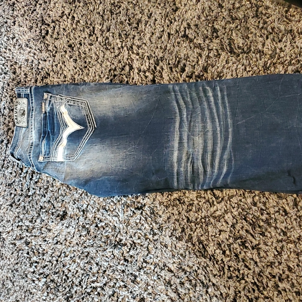 Buckle salvage jeans